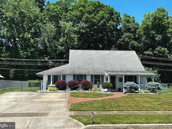57 Cobalt Ridge Dr N, Levittown, PA 19057