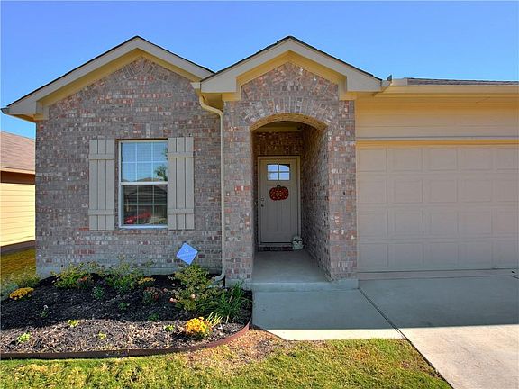 3rd image of 429 Galway Bay Ln