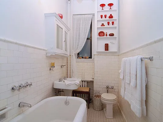 Sold by Sotheby's International Realty | media 8