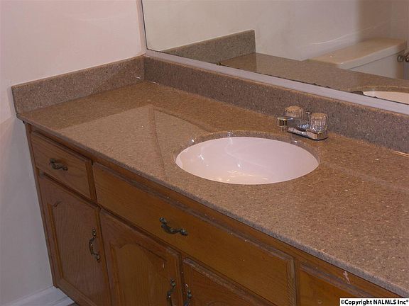 5th image of 104 McFarlen Dr