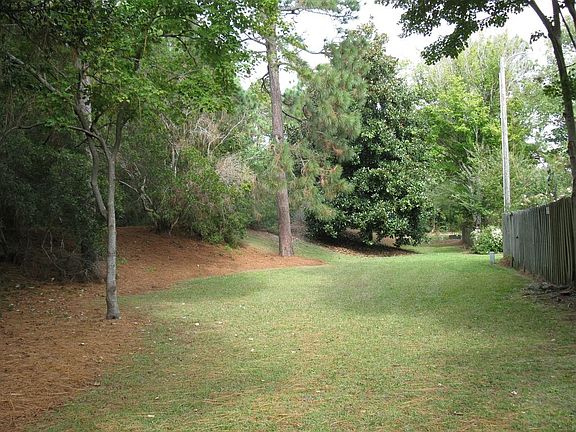 3rd image of 3441 Regency Dr