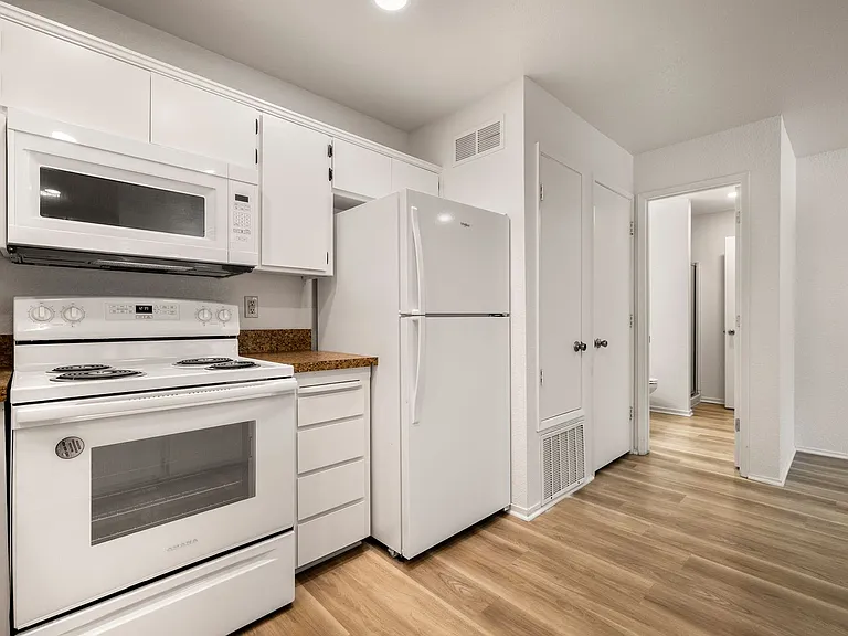 Amanda Place Apartments — Photo 60