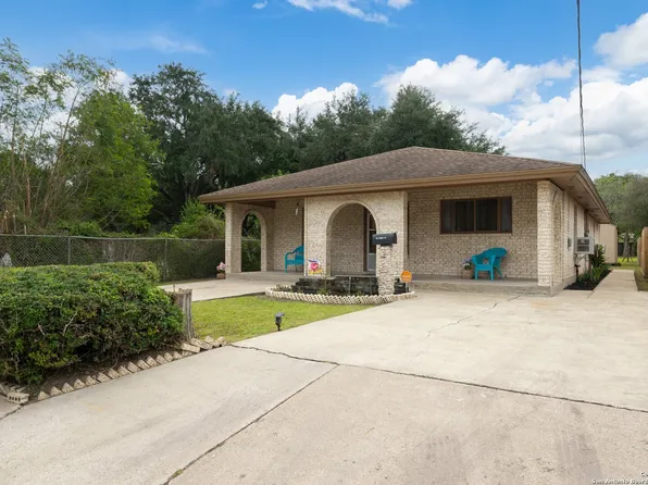 401 Gloria St, Alice, TX 78332