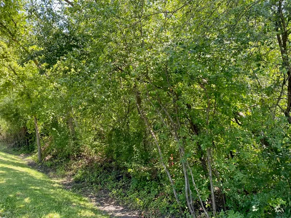 13769 W Lake Park Ave, Waukegan, IL 60085