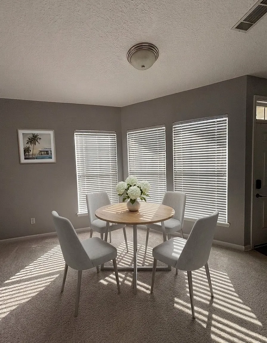2 bed, 1053 sqft, $1,700 — Photo 4