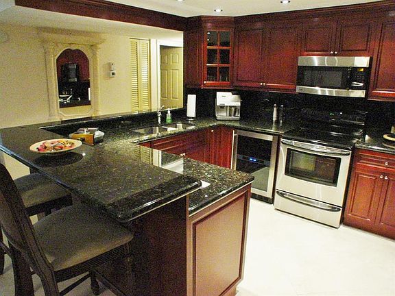 4th image of 405 N Ocean Blvd #766