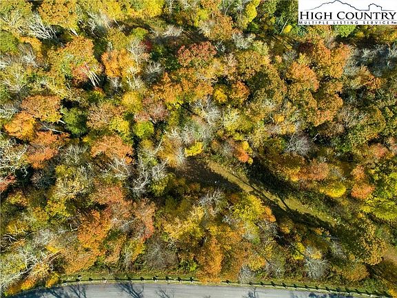 4th image of 131 Linville Oaks Dr