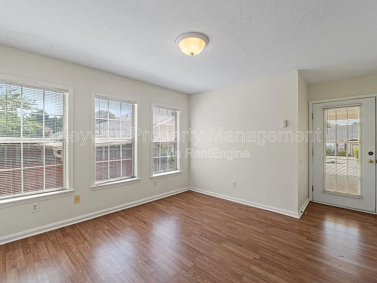 123 Portofino Ln SW — Photo 8