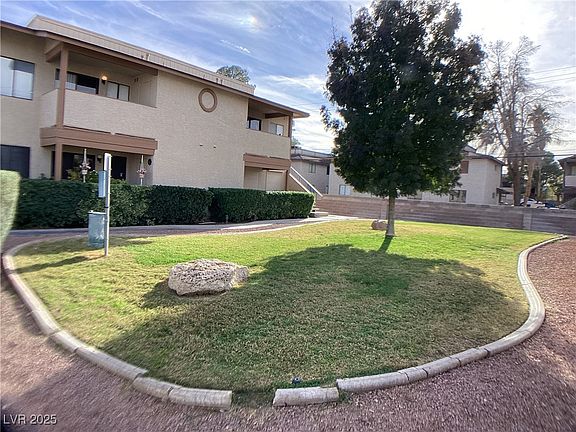 4th image of 3701 Snorkel Cir #C