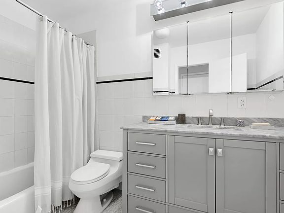 4th image of 204 W Houston St APT 5B