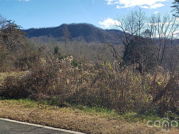 3rd image of 512 Hemphill Rd