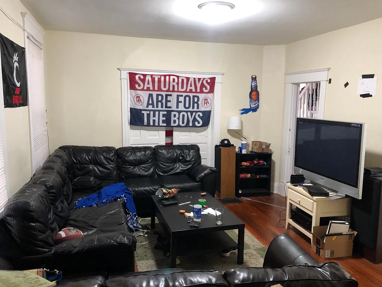 7 bed, 2.5 bath, 2160 sqft, $4,350 — Photo 3