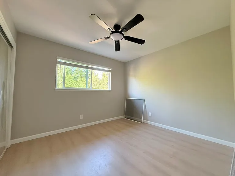 503 Hawthorn Ave #4 — Photo 7