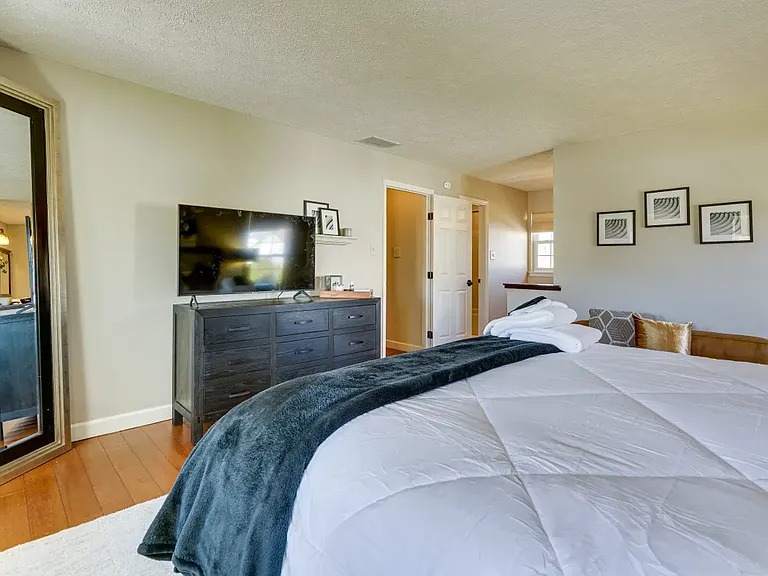 151 Rambling Rd — Photo 18