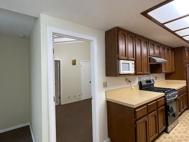 2127 W Orange Ave — Photo 4