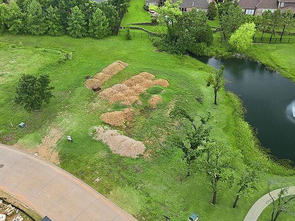 5th image of 2624 Magnolia Cir