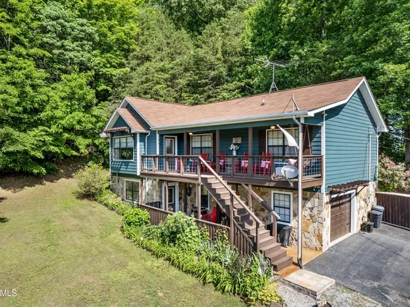 480 Lakeview Dr, Sharps Chapel, TN 37866