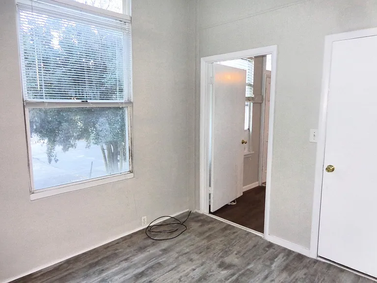 407 Fairfax Ave — Photo 13