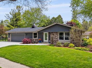 N93W5903 Essex Ct, Cedarburg, WI 53012