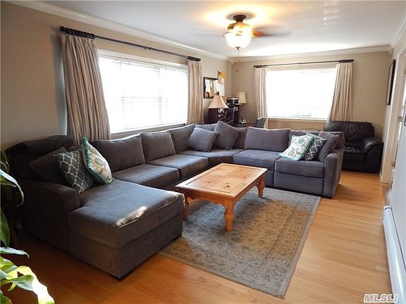 5th image of 38 Newpoint Ln