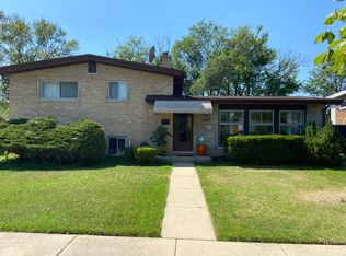 8920 Odell Ave, Morton Grove, IL