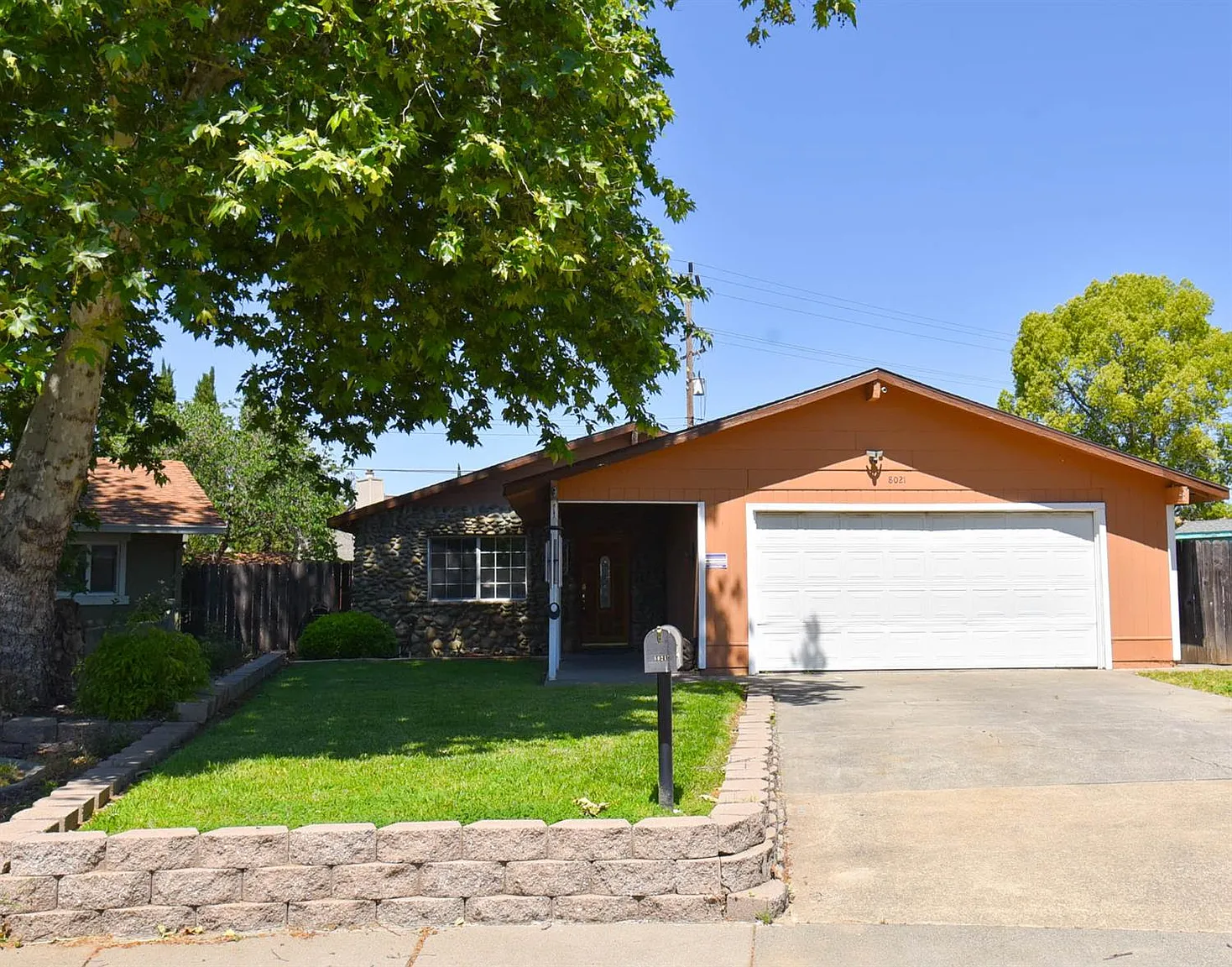 8021 Dicus Ct photo 1
