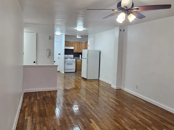 1580 East 18th Street image 1 of 8