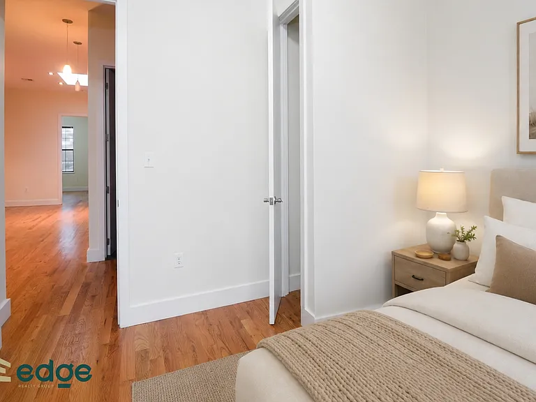 694 Franklin Ave #3A — Photo 8