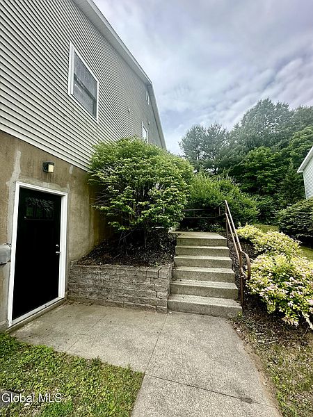 4th image of 111-113 East Avenue