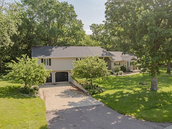 2nd image of 25990 Woodside Ct