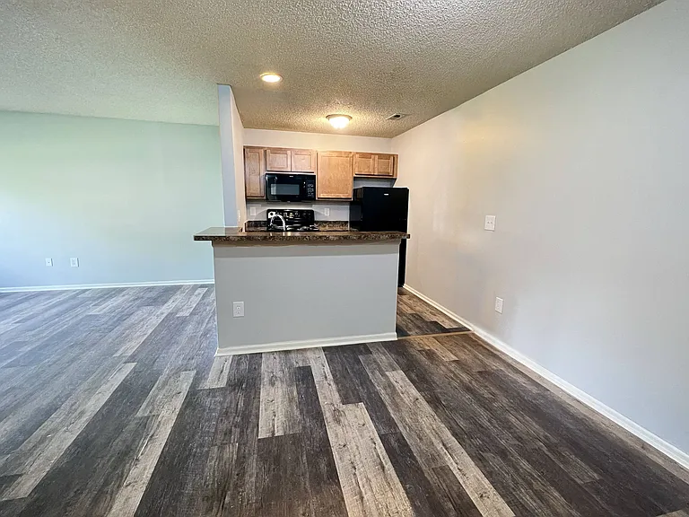 Eagle Crest Apartments — Photo 36