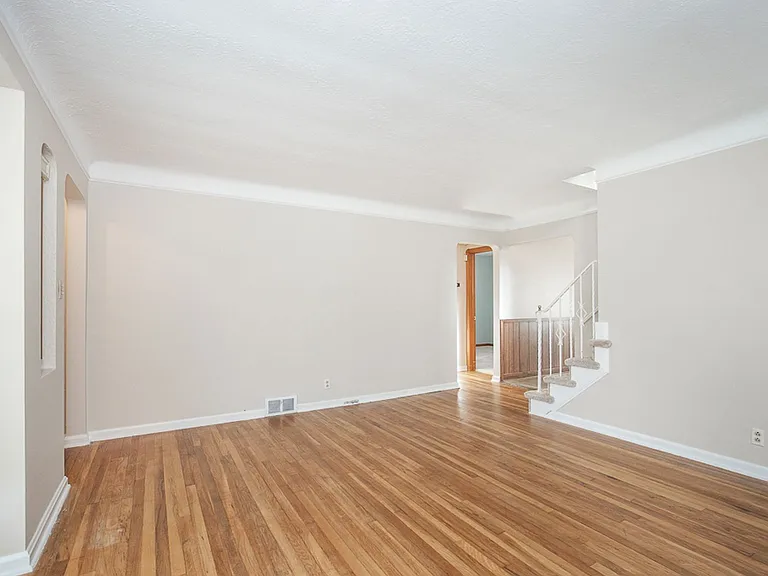 8310 Salisbury Dr — Photo 5