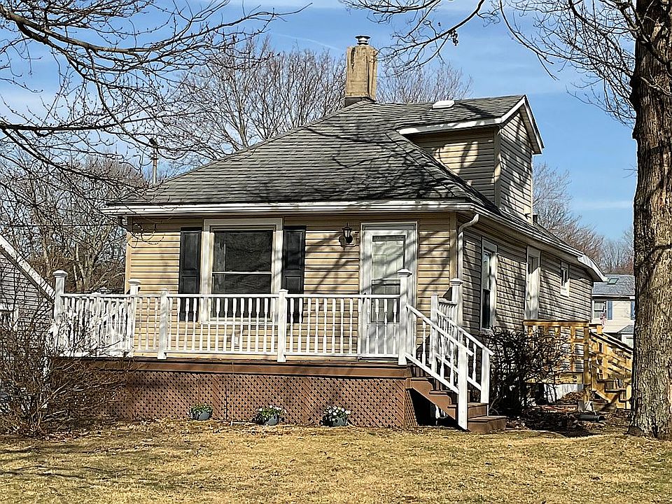 1st image of 1923 Sequoia St