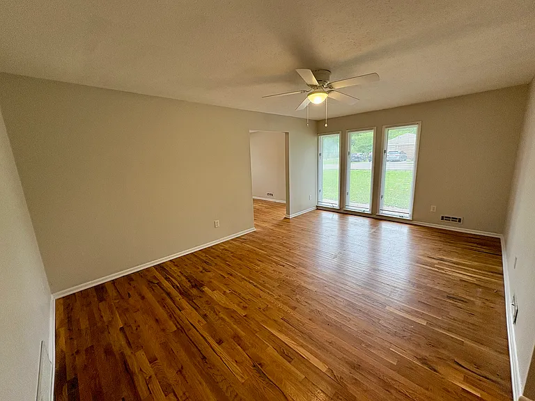 2605 Yuma Dr — Photo 8