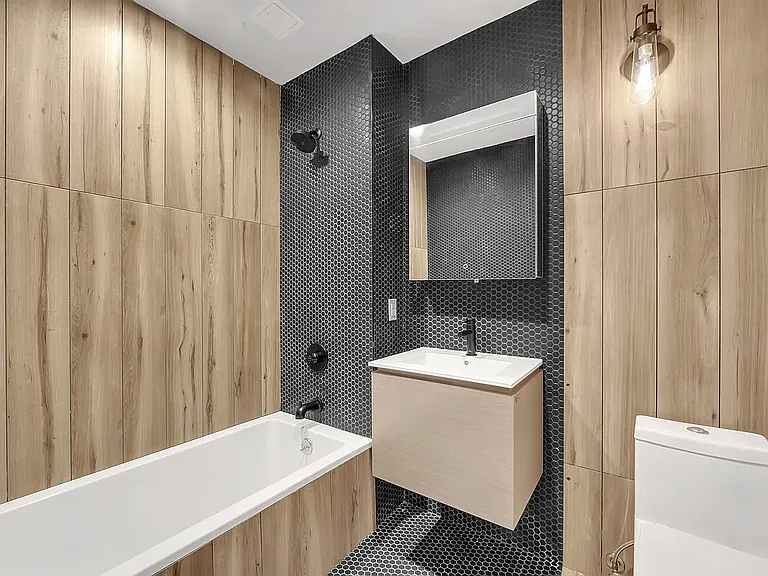 31-44 37th St #2A — Photo 5