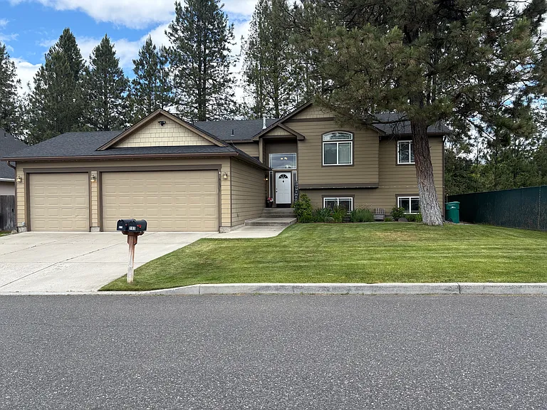613 E Bonnie Lynn Ln — Photo 1