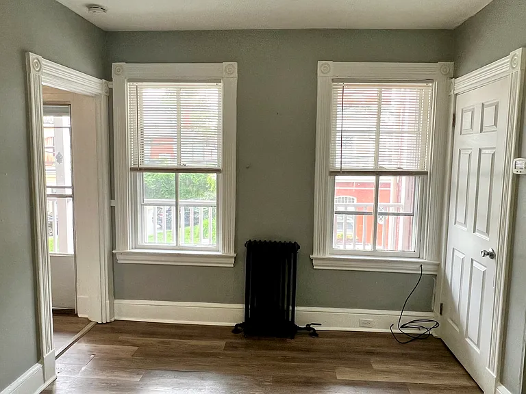 215 N Pine St — Photo 8