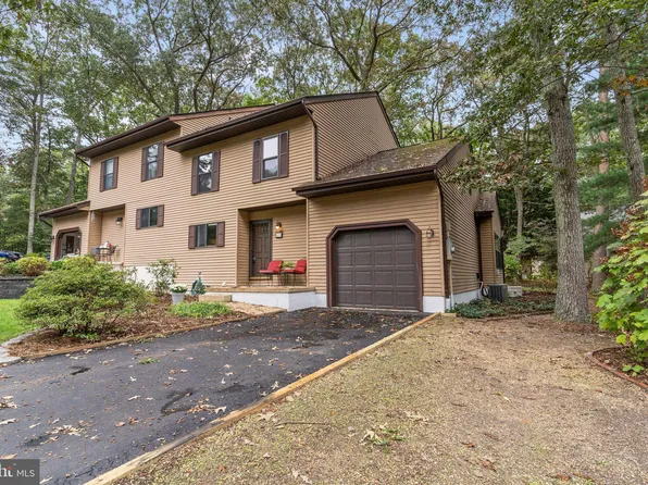 23178 Falling Leaf Ln, California, MD 20619