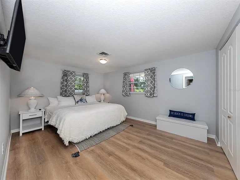 6115 Carlton Ave — Photo 17
