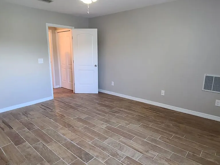 816 Brimfield Ct — Photo 24