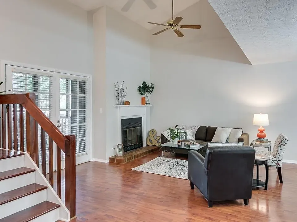 305 River Run Dr