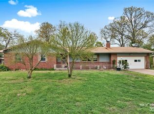 111 W North Dr, Rogers, AR 72756