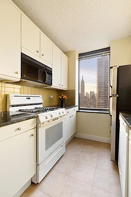 Rented by Compass | media 12