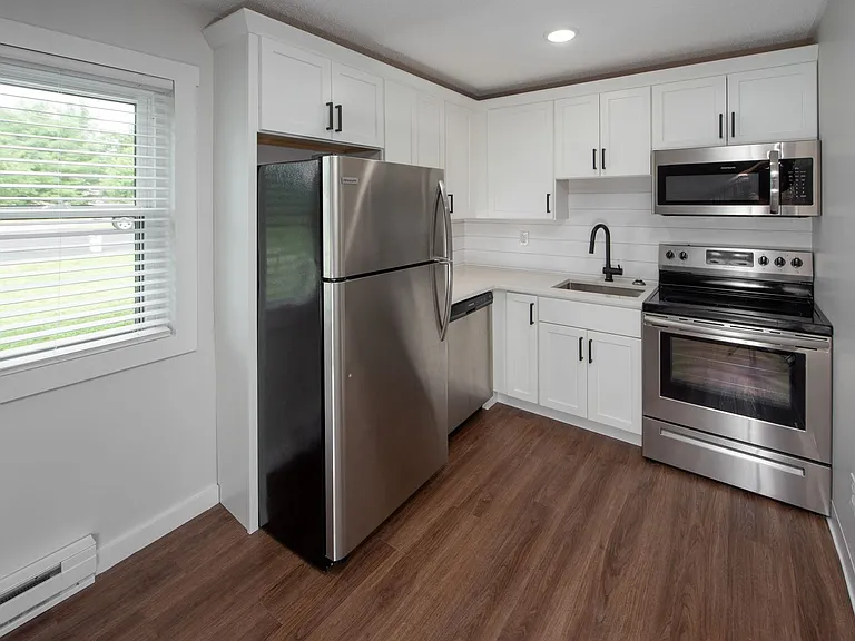 6-14 Kirby Rd — Photo 2