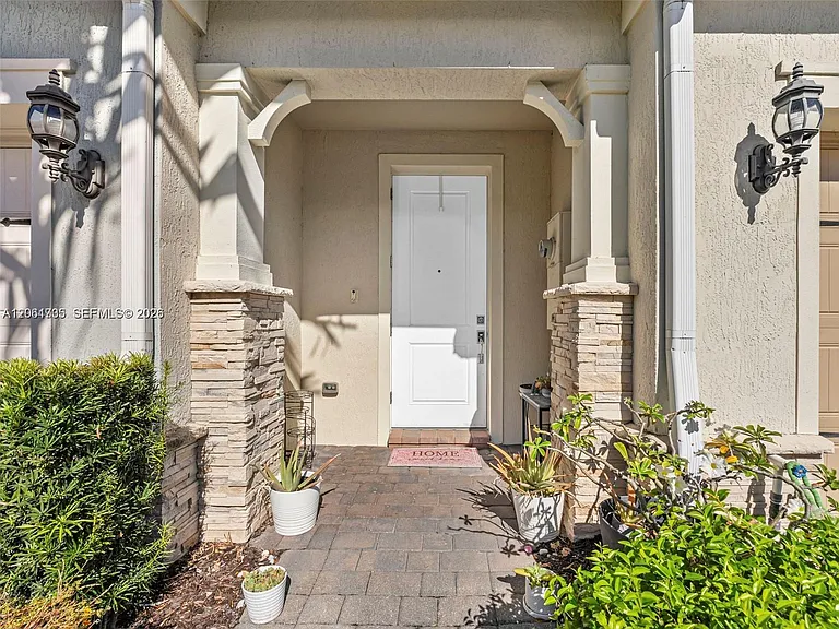 3953 Black Olive Ln #3953 — Photo 5