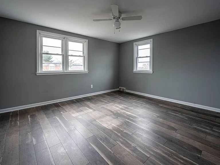 357 Holland St — Photo 18