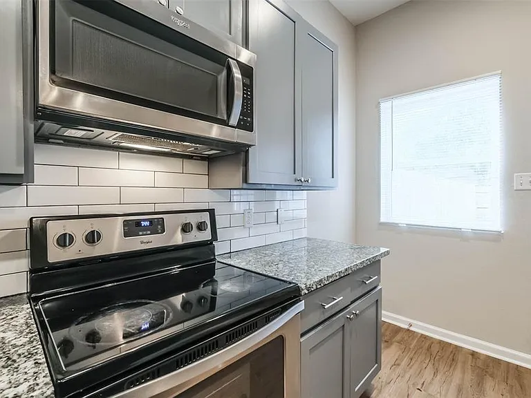 3207 Avenue O — Photo 12