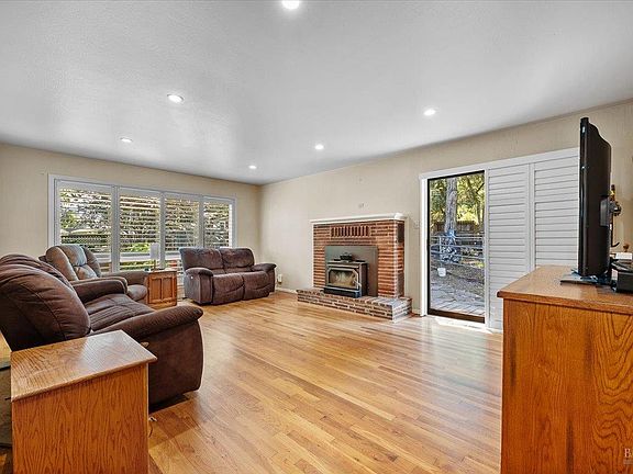 3rd image of 8030 Elphick Road