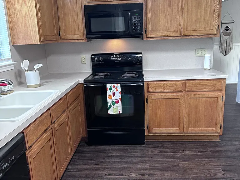 3409 Graybuck Rd — Photo 10