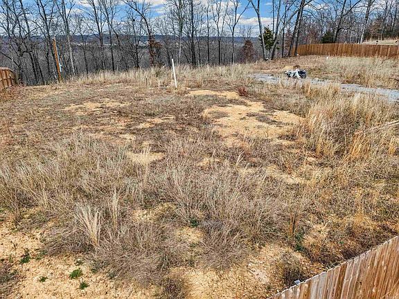 3rd image of 21 Ridgefield Cv